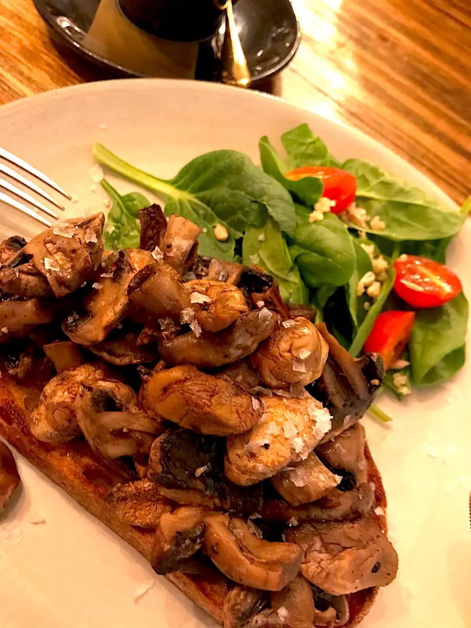 mushroom on toast|hweeyhさん