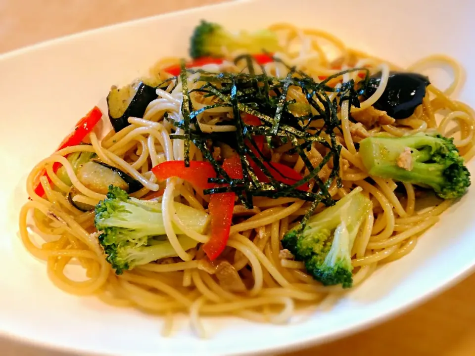 ほんじつのまかない・鶏肉とブロッコリーとナスの和風パスタ|のも💛さん