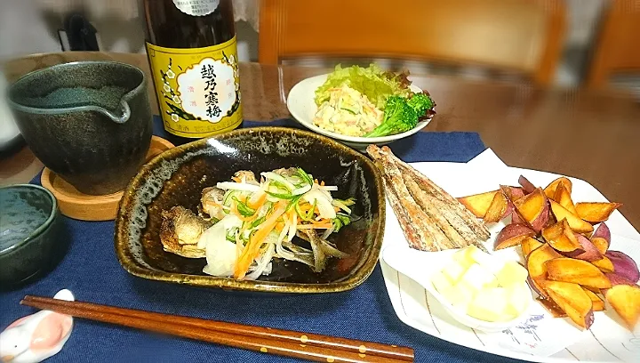 小鯵の南蛮漬け🐟
  ごぼうの唐揚げ
  さつまバター🍠
  ポテトサラダ🥗|びせんさん