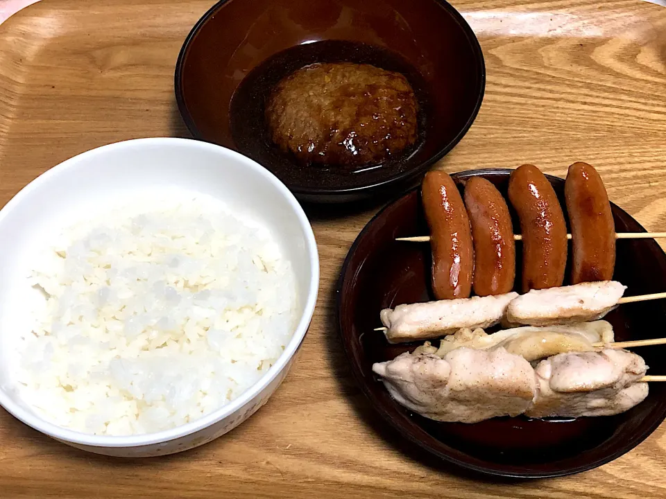 ☆ハンバーグ ☆鶏肉とウィンナーの塩こしょう串焼き|まぁたんさん