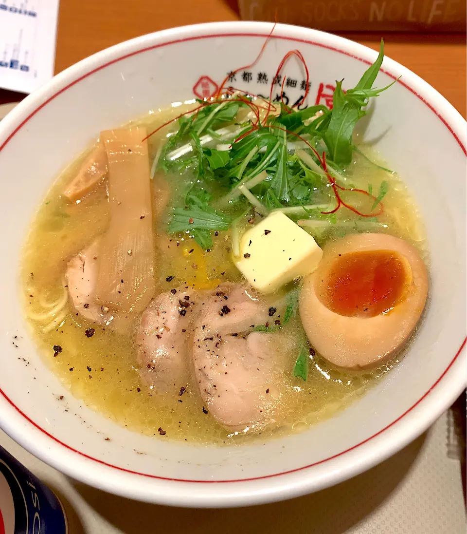 Snapdishの料理写真:鶏塩らーめん🍜バター入り🧈|るみおんさん