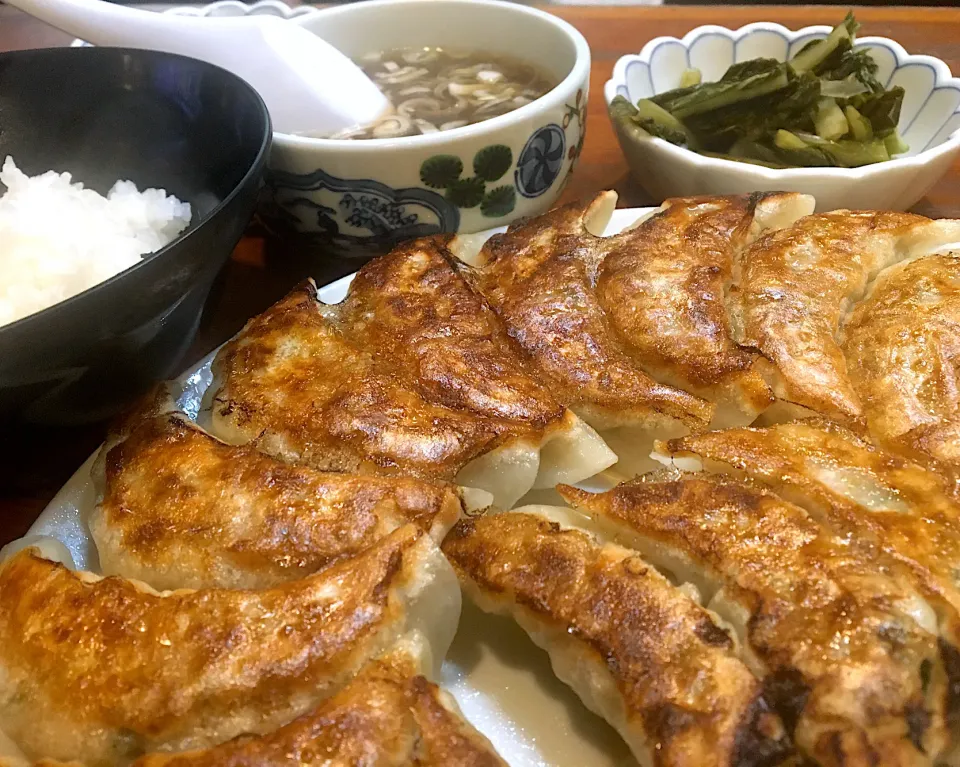 晩ごはん☀️☀️☀️                                             スペシャル餃子🥟定食。|ぽんたさん