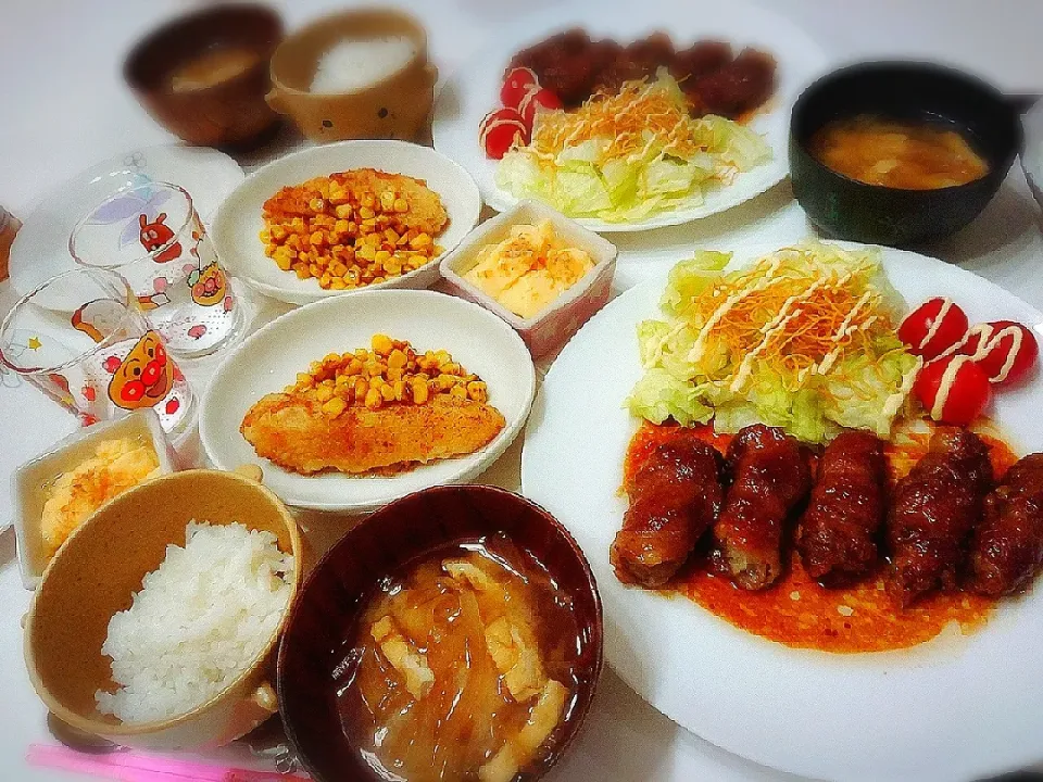 夕食(^ー^)
肉巻きポテト&サラダ
からすかれいとコーンのバターソテー
玉子豆腐
お味噌汁(大根、油揚げ)|プリン☆さん