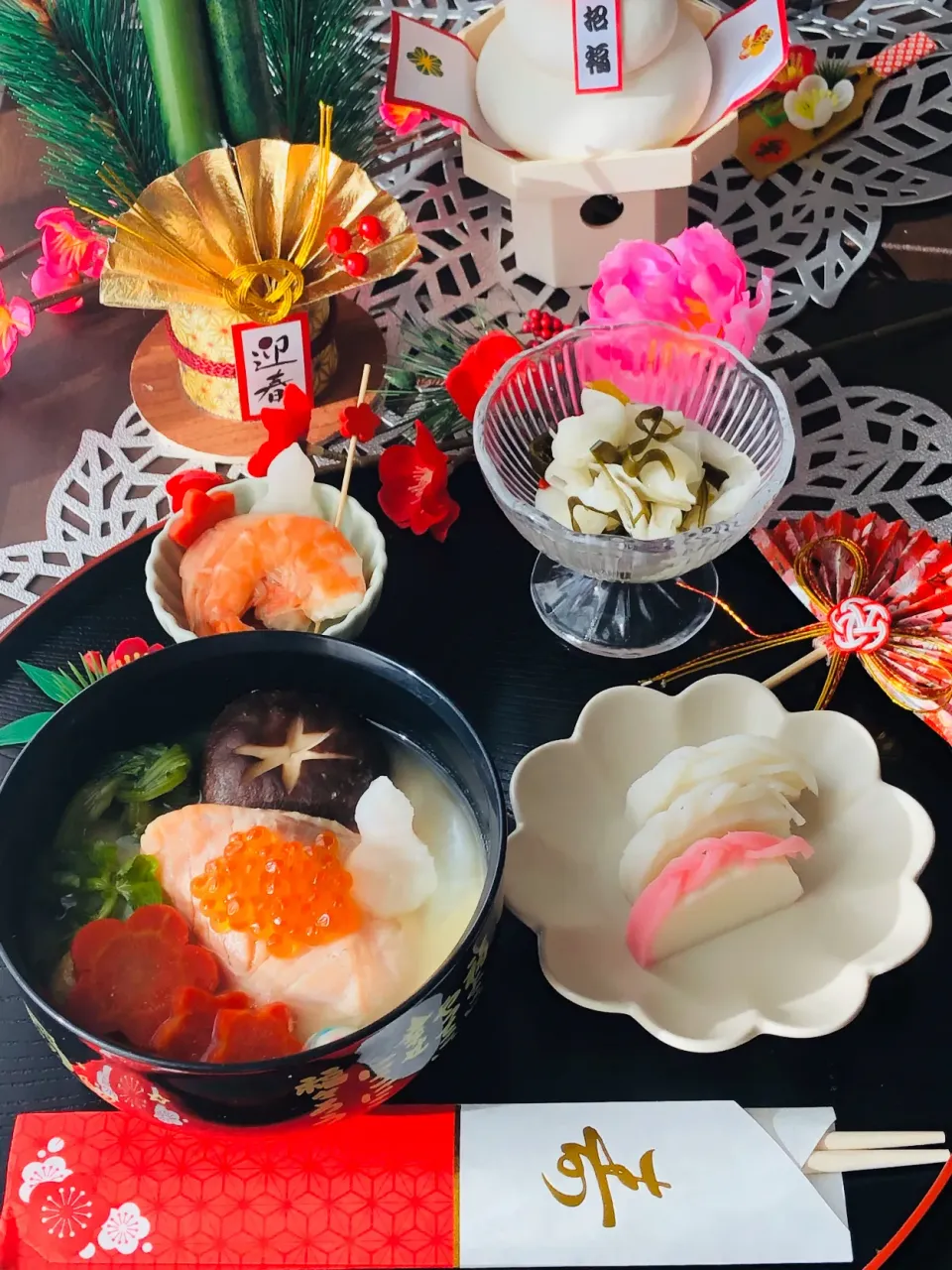 サーモンイクラ白味噌雑煮|hapipupepoさん