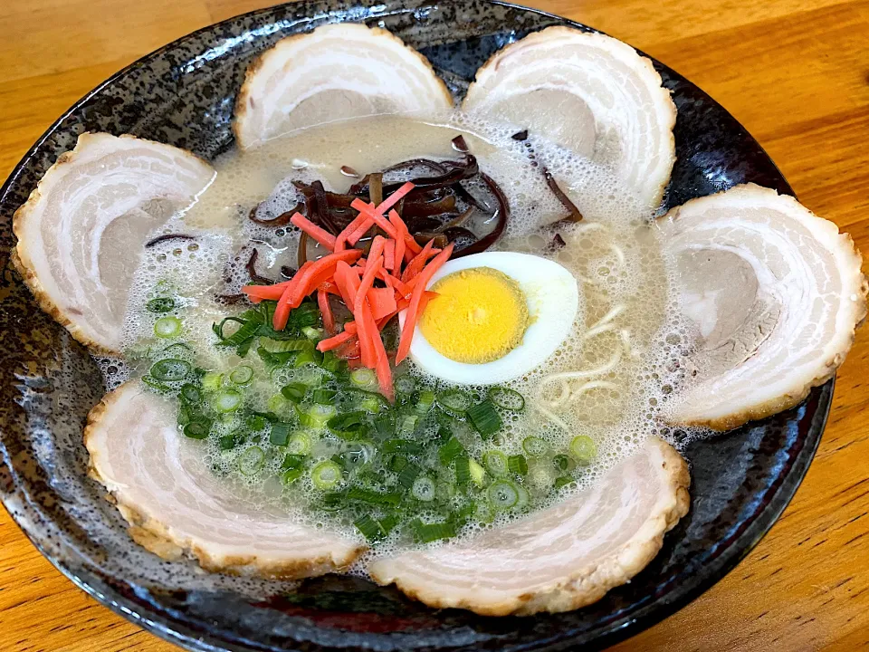 チャーシュー豚骨ラーメン🍜|にゃあ（芸名）さん