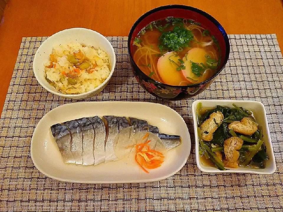 ☆しめ鯖
☆小松菜と揚げの煮浸し
☆にゅうめん
☆炊き込みご飯
☆🍺|chikakoさん