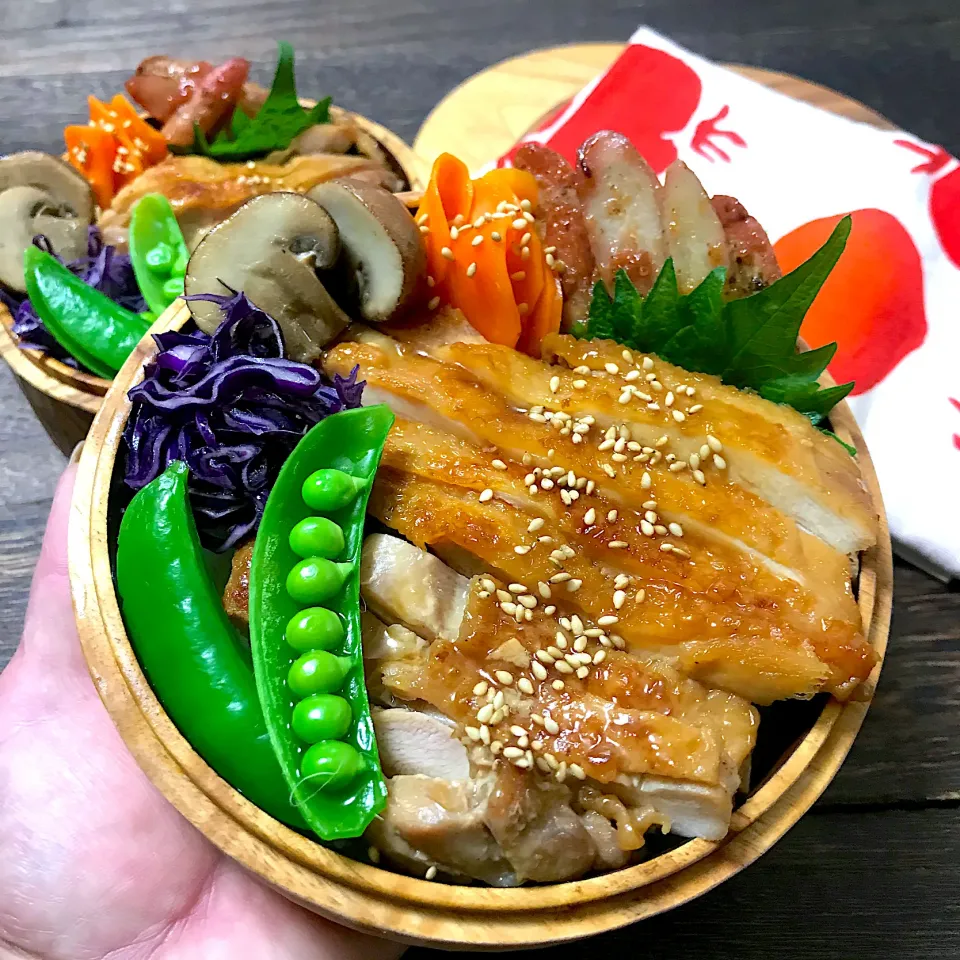 Snapdishの料理写真:照り焼きチキンお弁当|mihooobuuさん