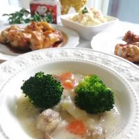 《レシピ有》チキンとしめじのクリームシチュー、クラブハリエのリーフパイ。