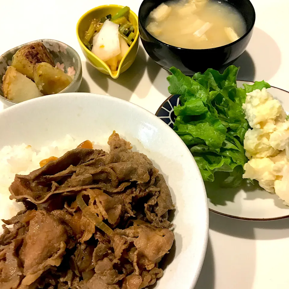 Snapdishの料理写真:牛丼晩ごはん|りこでりこさん