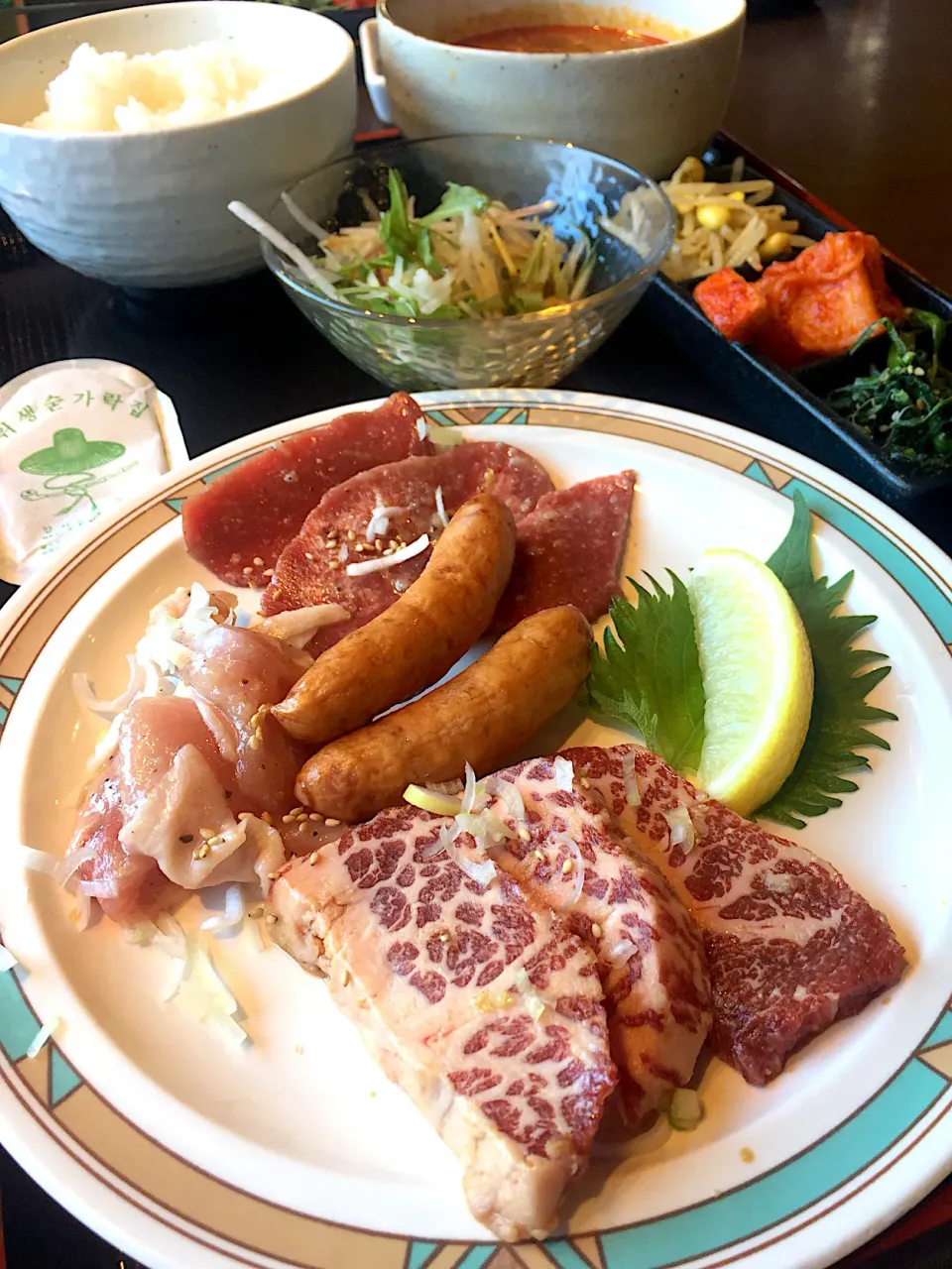 Snapdishの料理写真:まんぷく定食（カルビ/ユッケジャンスープ）@焼肉 牛之助（見沼区中川）|Kazuya Miyukiさん