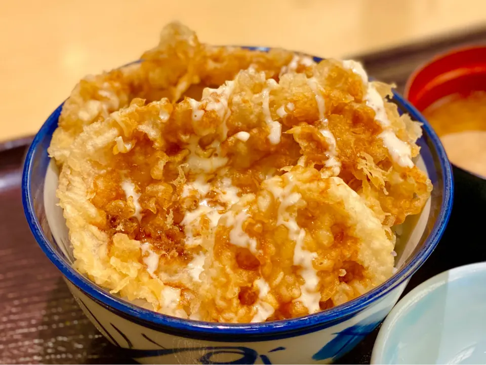 Snapdishの料理写真:天丼てんや築地店　ダブルチーズポーク天丼　温玉トッピング|ddr3rdmixさん