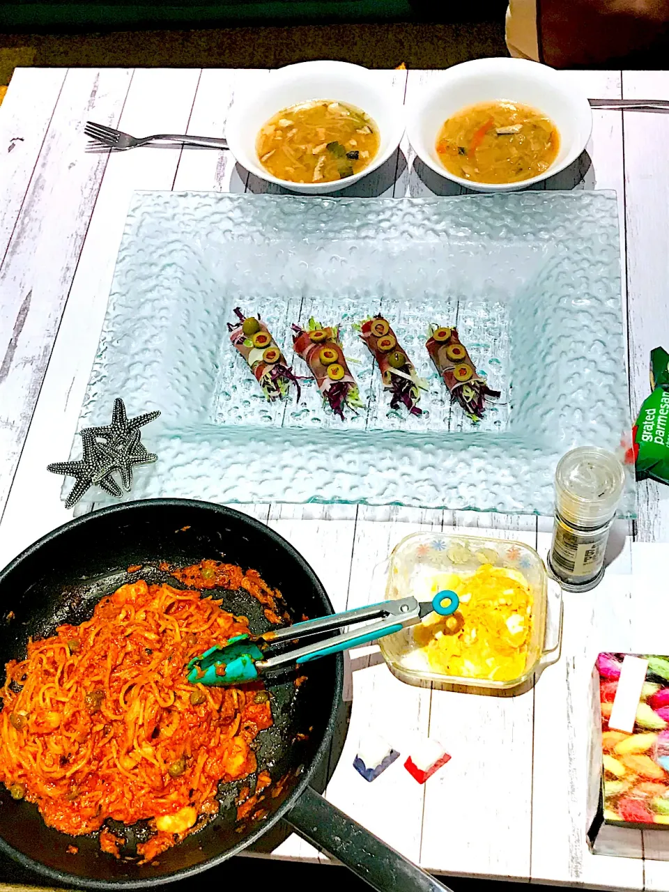 エビ&ケイパーのトマトソースパスタ・かぼちゃサラダ・鮭味噌汁・生ハムロールオリーブのせ|🇦🇺OZ🇦🇺さん