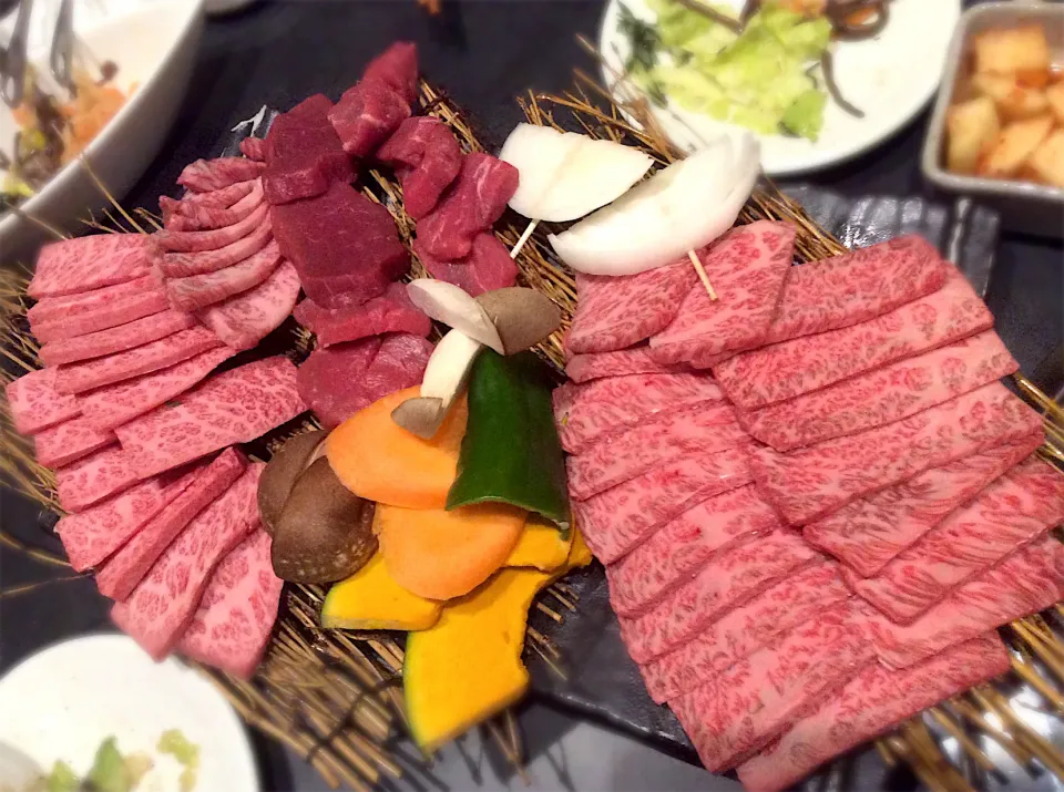 新年会は焼肉  座布団 カルビ などなど  草加 炭火焼肉 外苑|Takeshi  Nagakiさん