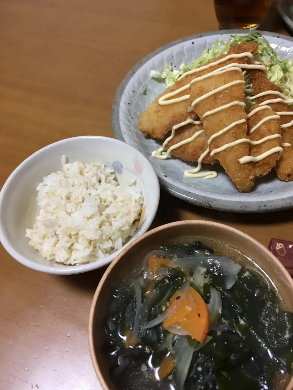 1/14 お昼ご飯💝カレイのフライとワカメスープ|さくたえさん