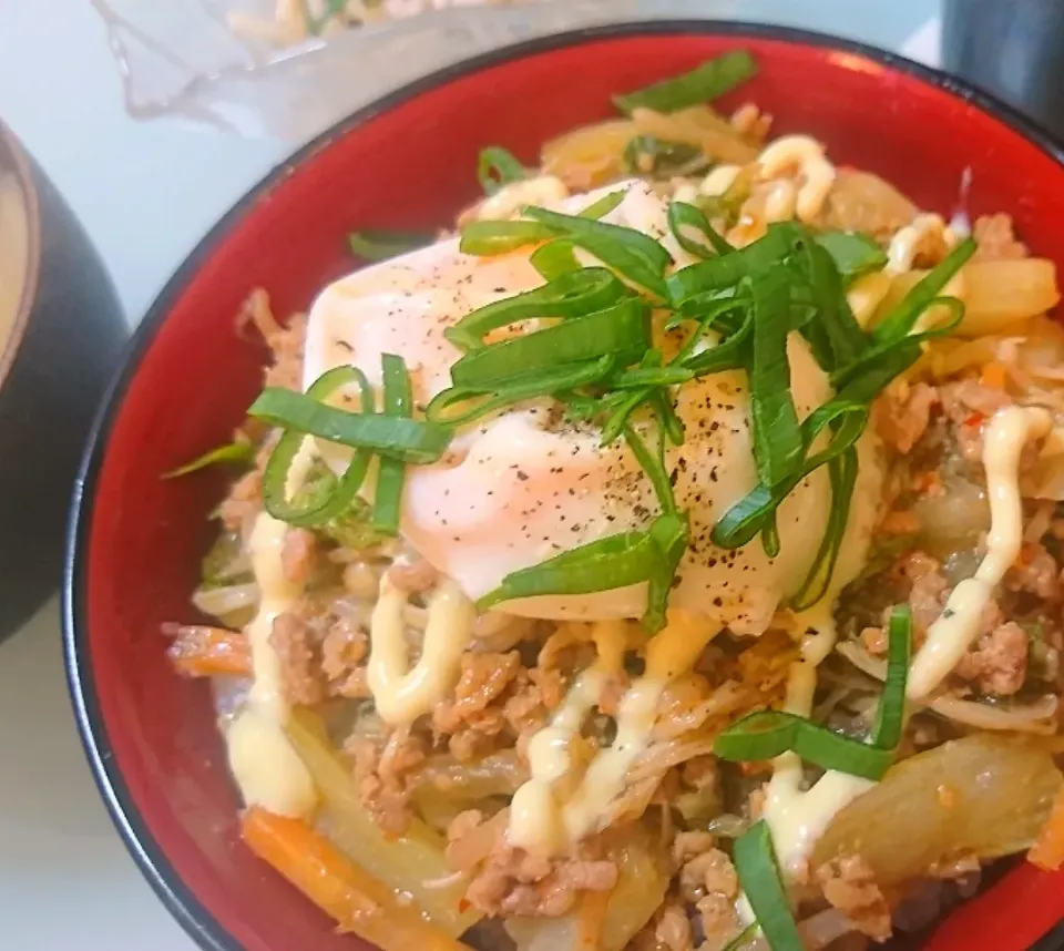 Snapdishの料理写真:ピリ辛マヨひき肉丼|MAO___さん