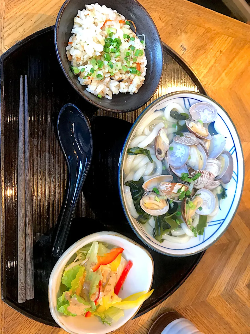 Snapdishの料理写真:Clams hot udon with mini rice set|Sky Blueさん