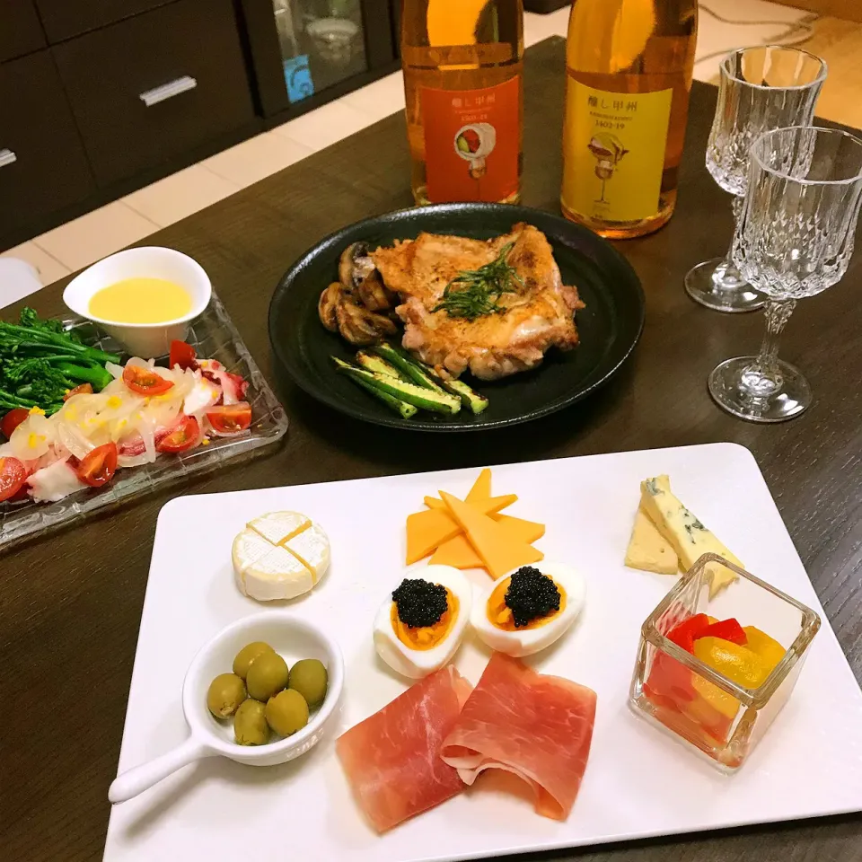 台東区のワイナリーのオレンジワイン飲み比べ。ワインに合うおつまみと。|MAYUKOさん