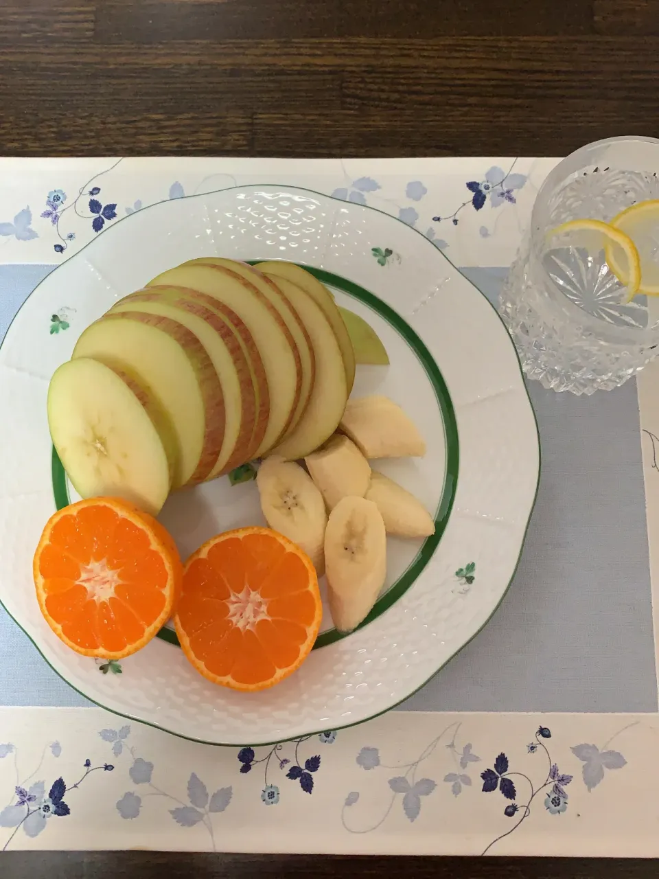 近頃朝食はできる時は、果物ときれいなお水にして体に酵素を取り入れてます😊|tamemitiさん