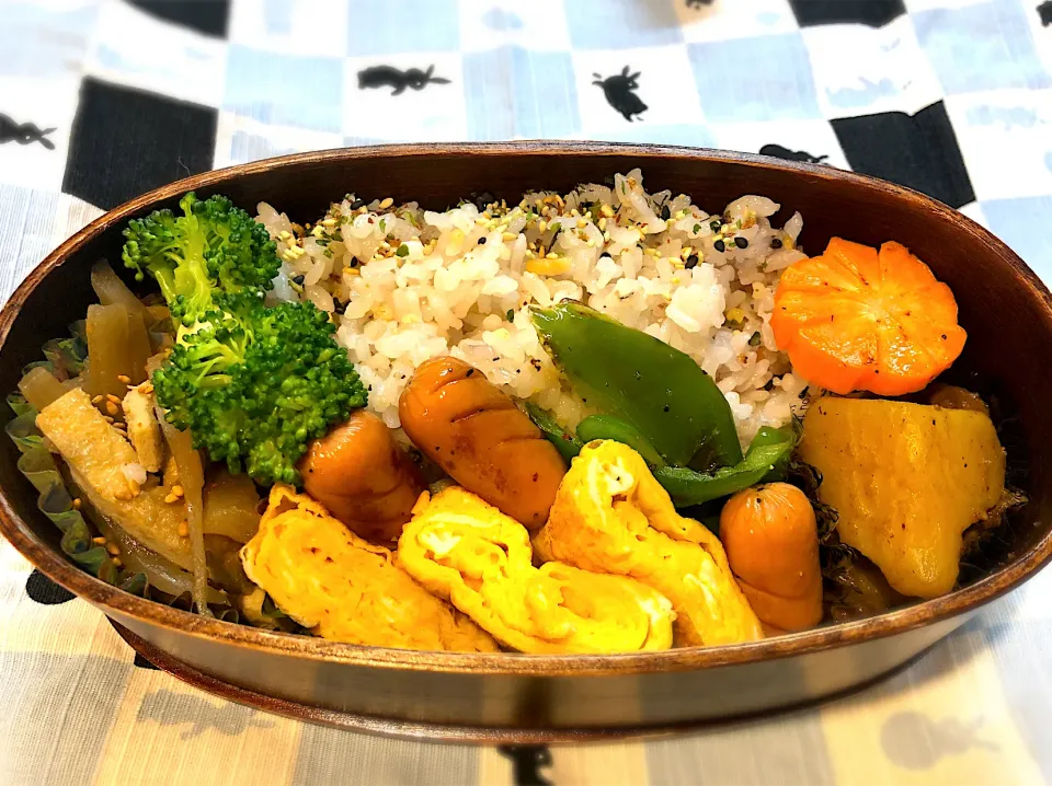 サラ弁　　　　　　　　　　　　　　　　　　　　牛とじゃがいものカレー煮　ヤーコン金平　　　　卵焼き|じゅんさんさん