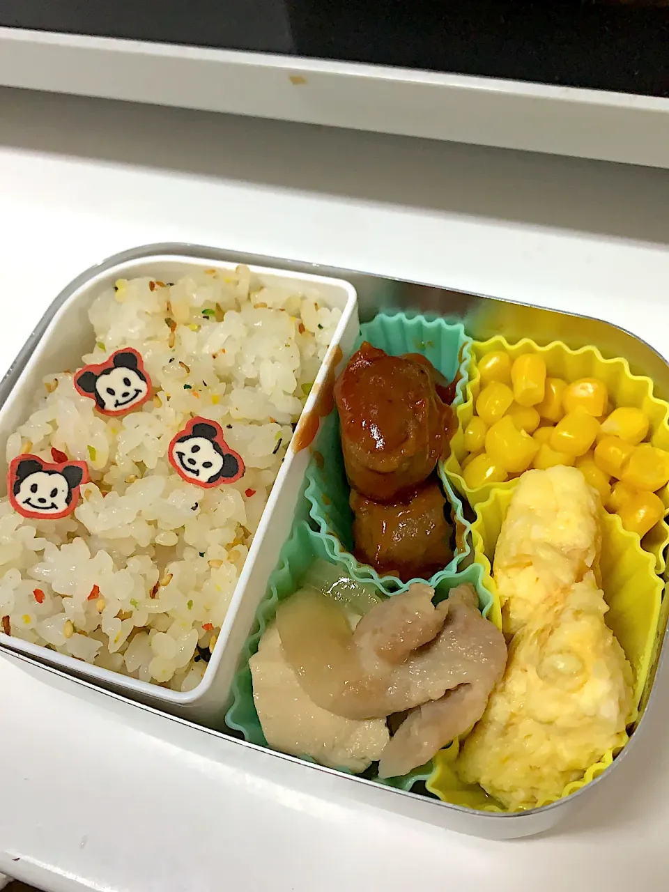 Snapdishの料理写真:幼稚園弁当|みいいいいいいやんさん