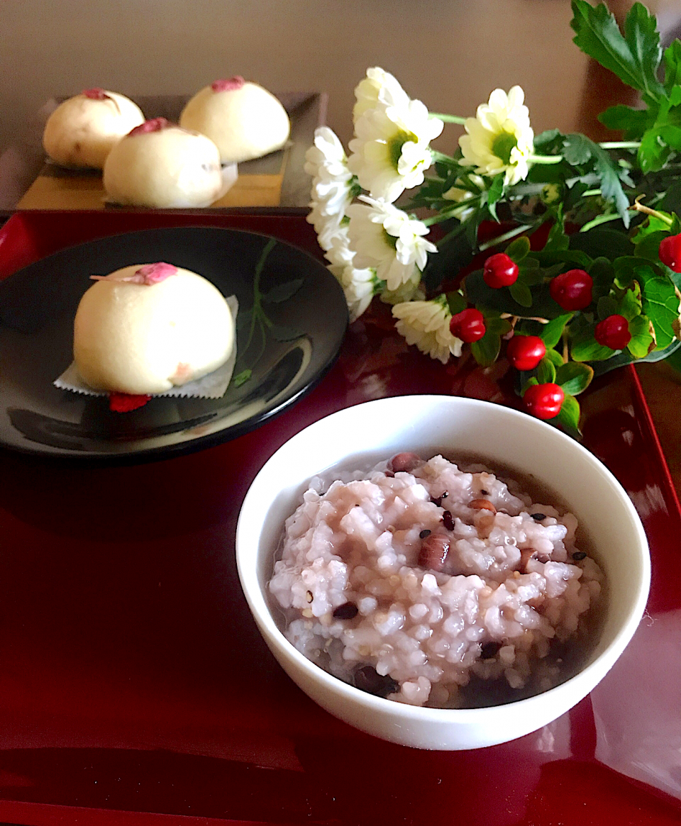 とんちんさんの料理 小豆粥   と🌸桜饅頭〜急にお粥が食べたくなって