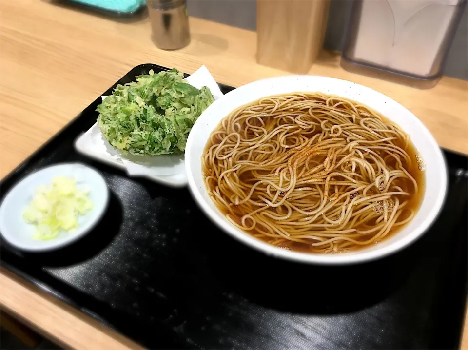 Snapdishの料理写真:春菊天そば|tetsuya fujiさん