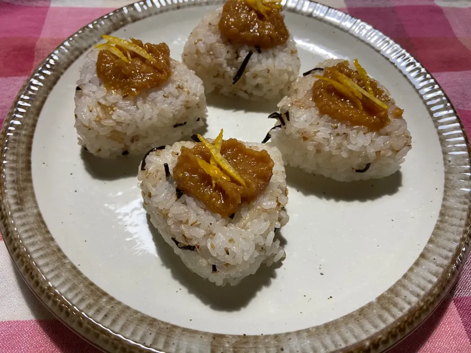 柚子味噌の焼きおにぎり|ハルのただ飯さん