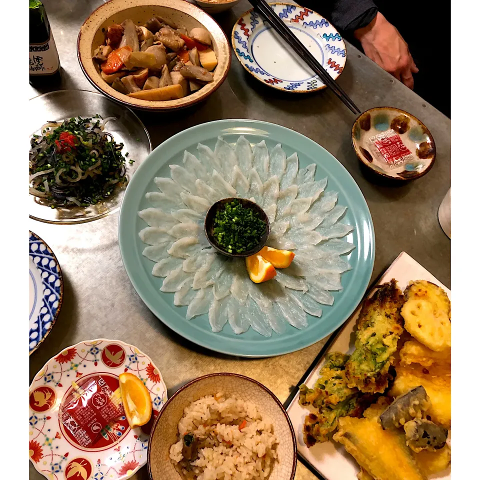 母の門司土産のてっさメインに天ぷらと煮物、牡蠣ご飯でご馳走晩ごはん|nao子さん