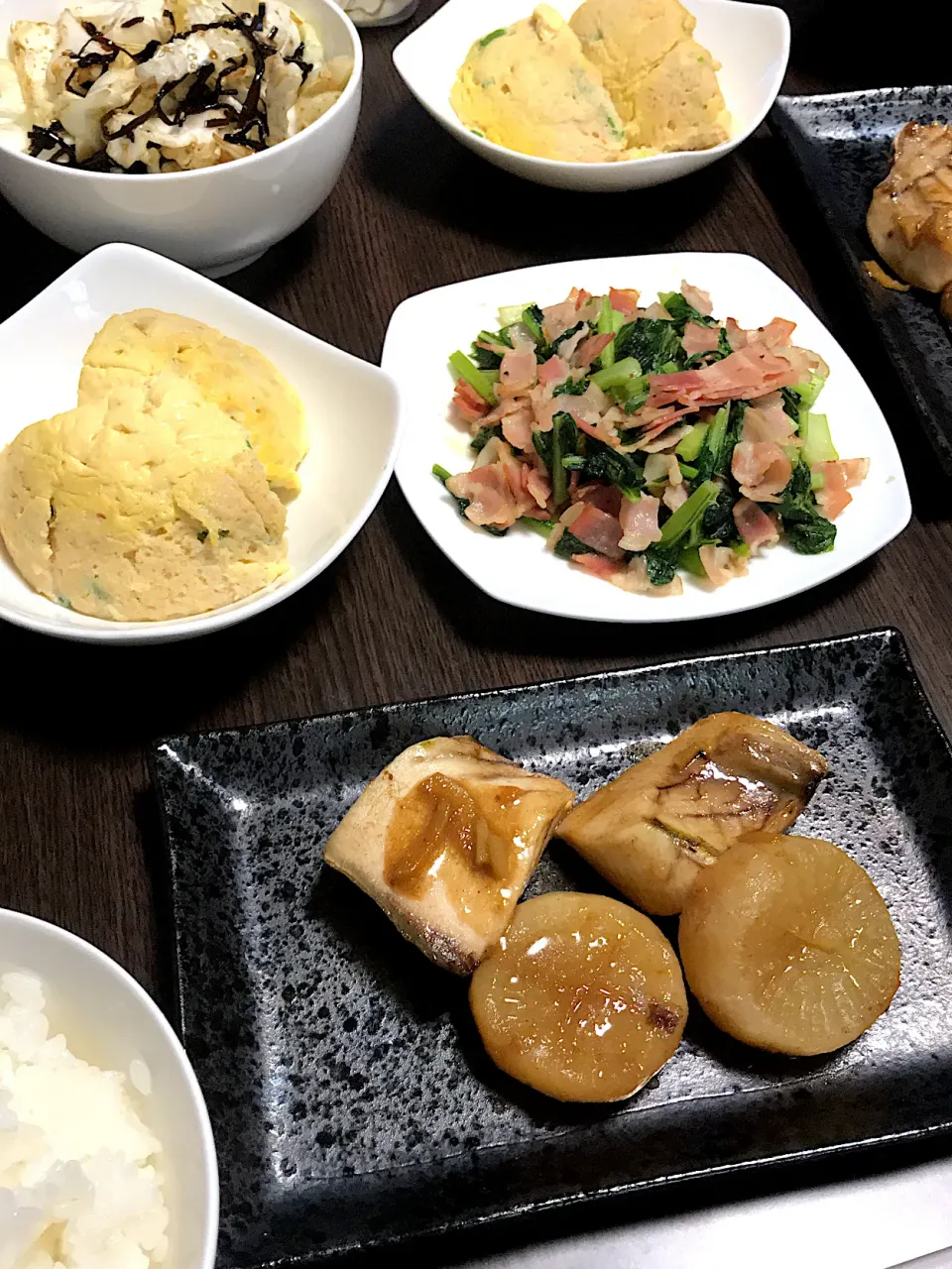 Snapdishの料理写真:#ぶり大根  #玉子豆腐茶碗蒸し  #キャベツの昆布和え  #カブの葉ベーコン 炒め|𝕜𝕪𝟙𝟘𝟚𝟘𝟙𝟠さん