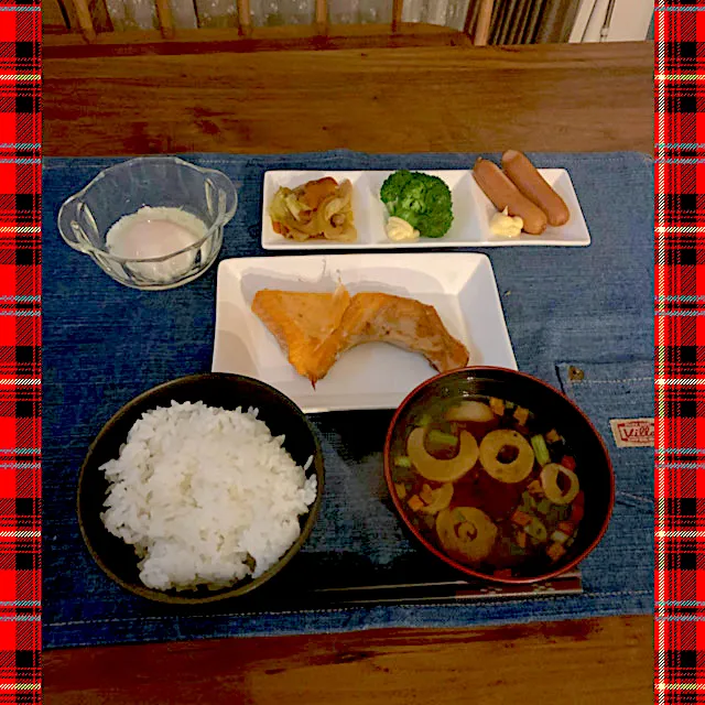 Snapdishの料理写真:朝ごはん〜鮭のカマ〜|ryosanさん