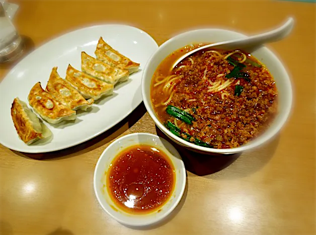 味仙の台湾ラーメンと餃子|Takeshi  Nagakiさん