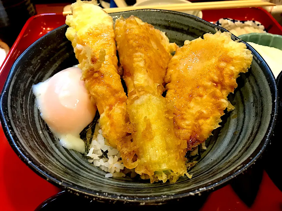 厚切りとり天丼　半熟卵のせ|なお🅿️さん