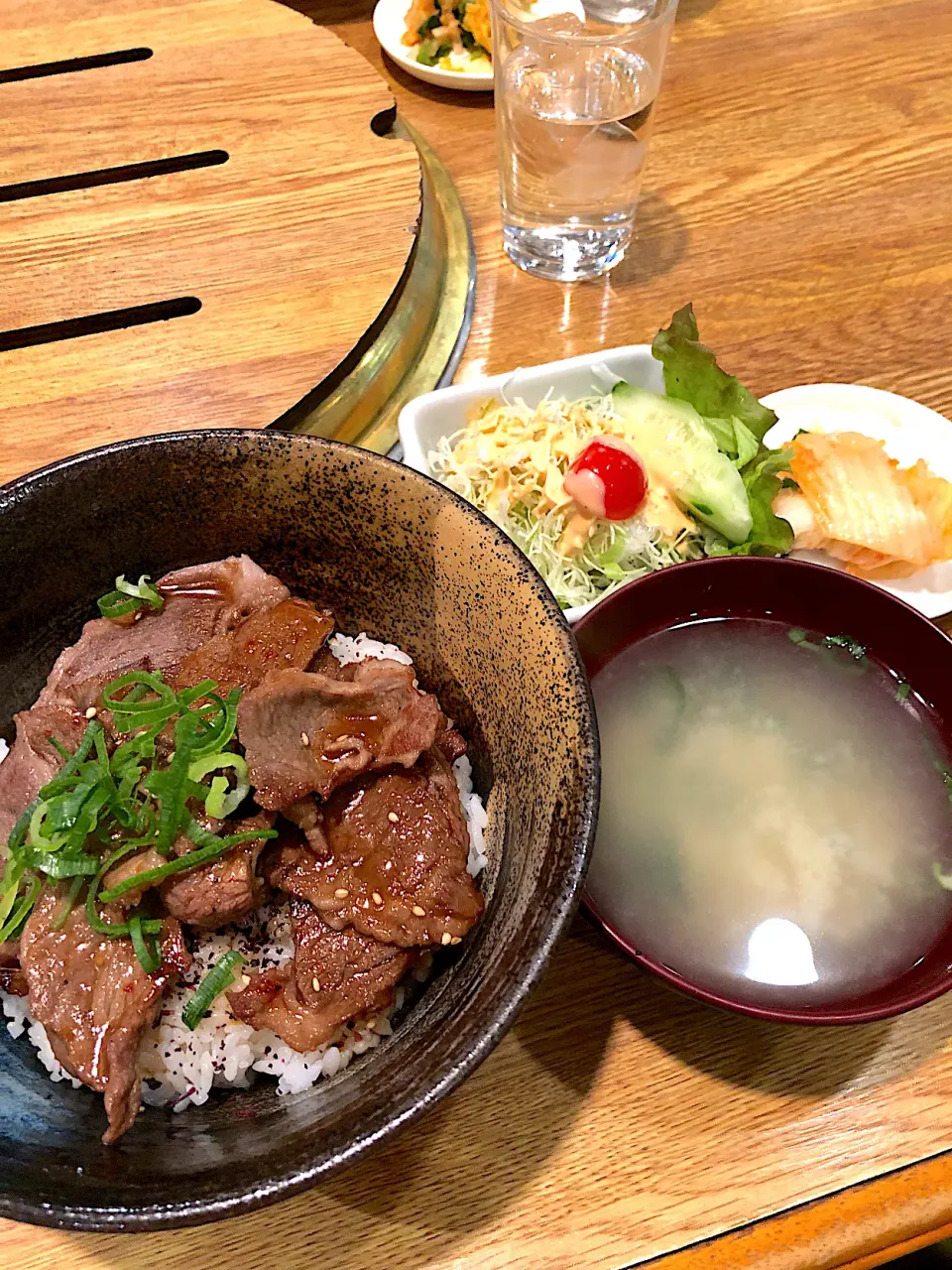 焼肉丼ランチ|しのてらさん