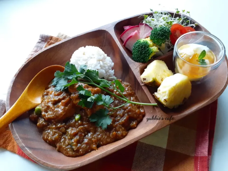 Snapdishの料理写真:薬膳カレー😋|ぐぅぐママ（Yukkie）さん