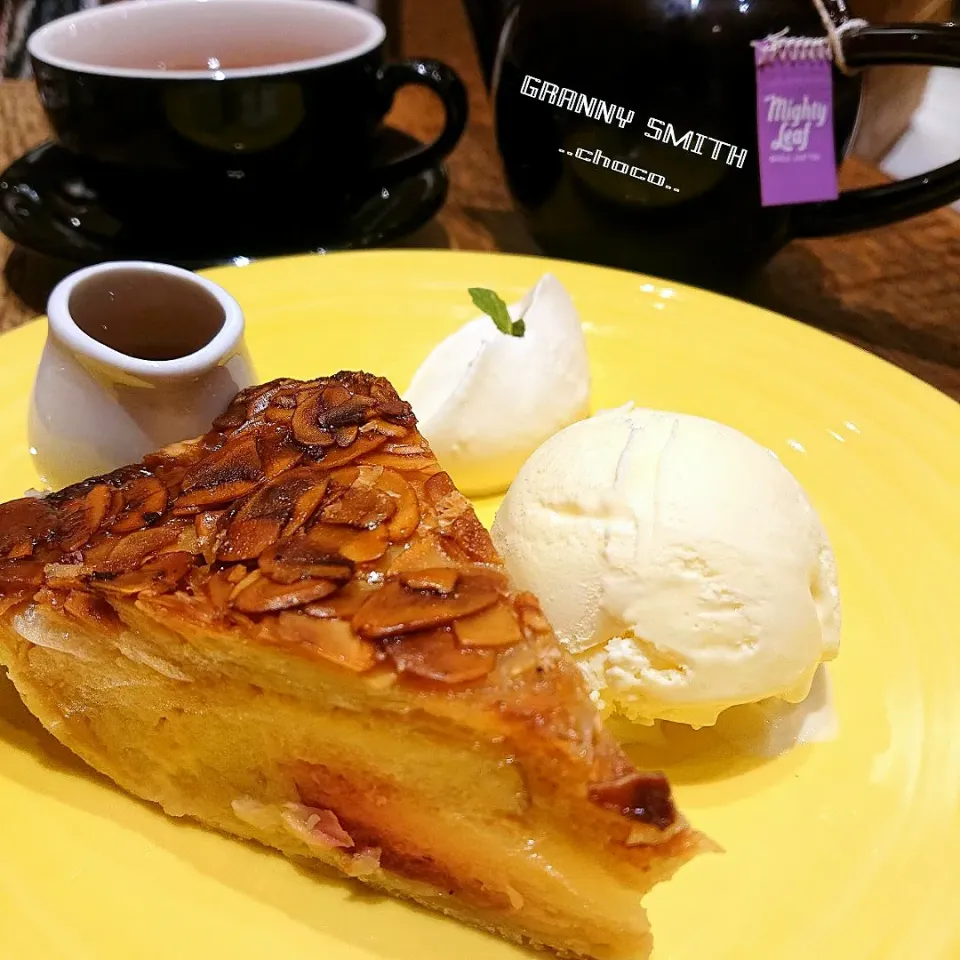 おひとり様ランチ♪
グラニースミスのアップルパイ🍎|ちょこさん