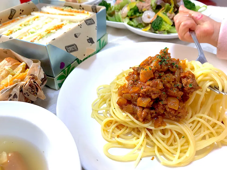 ミートソーススパゲッティ🍝野菜ジュースと甘酒で味付け⸜( ◍´꒳`◍ )⸝·˖✶|めぐぐさん