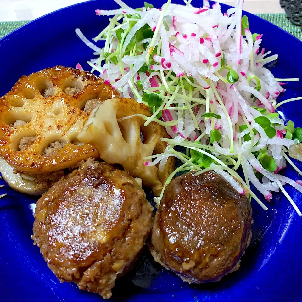 蓮根のはさみ焼きと椎茸の肉詰め|ともこさん