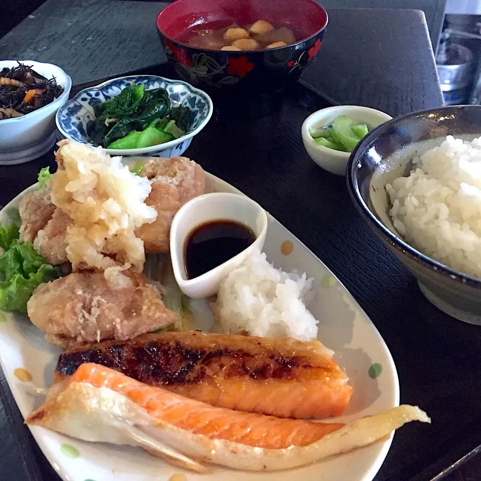 肉とお魚のコンビ定食|昼呑み小屋・通さん