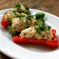 あいさんの赤ピーマンの肉詰めより❤️💚ラープ風味のピーマン肉詰め🇹🇭