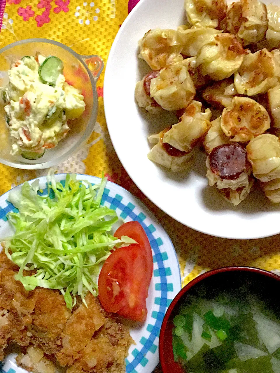 豚バラミルフィーユカツ　ポテトサラダ　焼き焼売　キャベツ　トマト🍅　味噌汁|掛谷節子さん