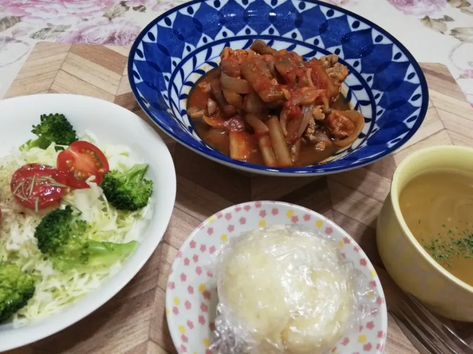 '20 1/17 
朝方作っておいた豚コマと牛蒡のトマト🍅煮込み😋|たえさん