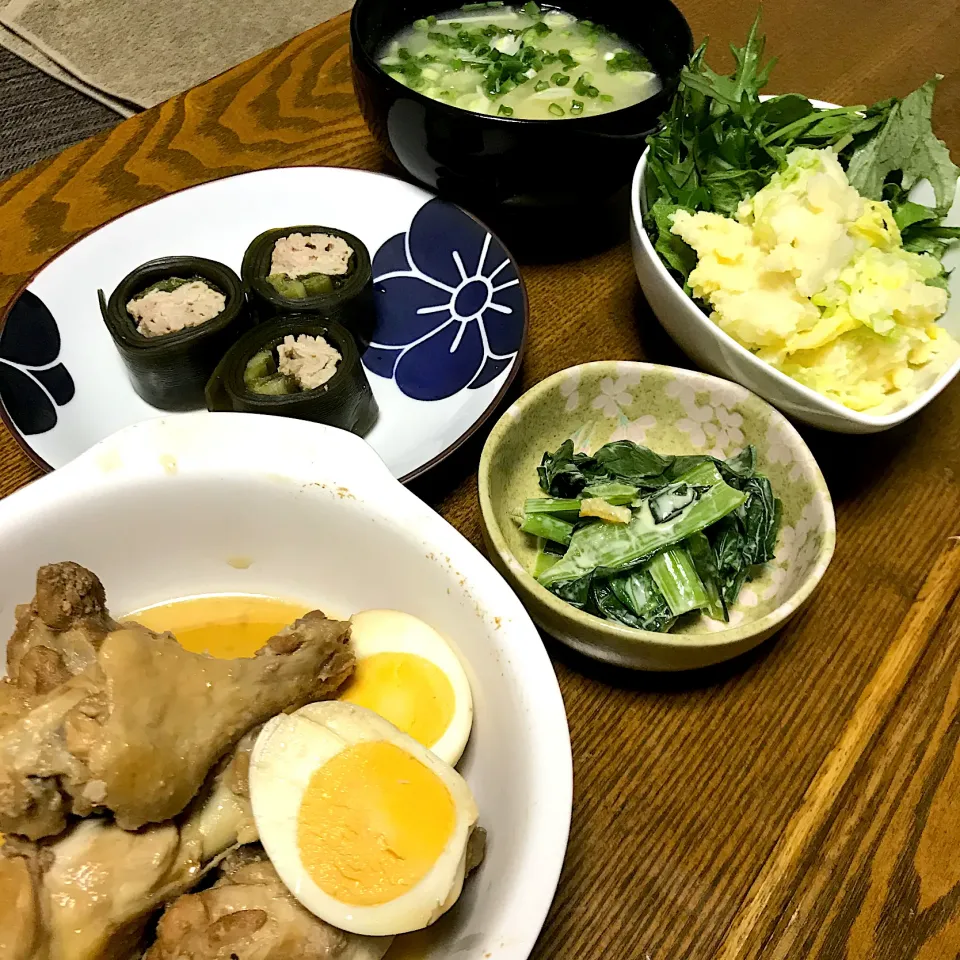 Snapdishの料理写真:手羽元の黒酢煮晩ごはん|りこでりこさん