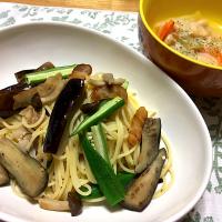 夏野菜のペペロンチーノ、キャベツと人参と大豆のスープ