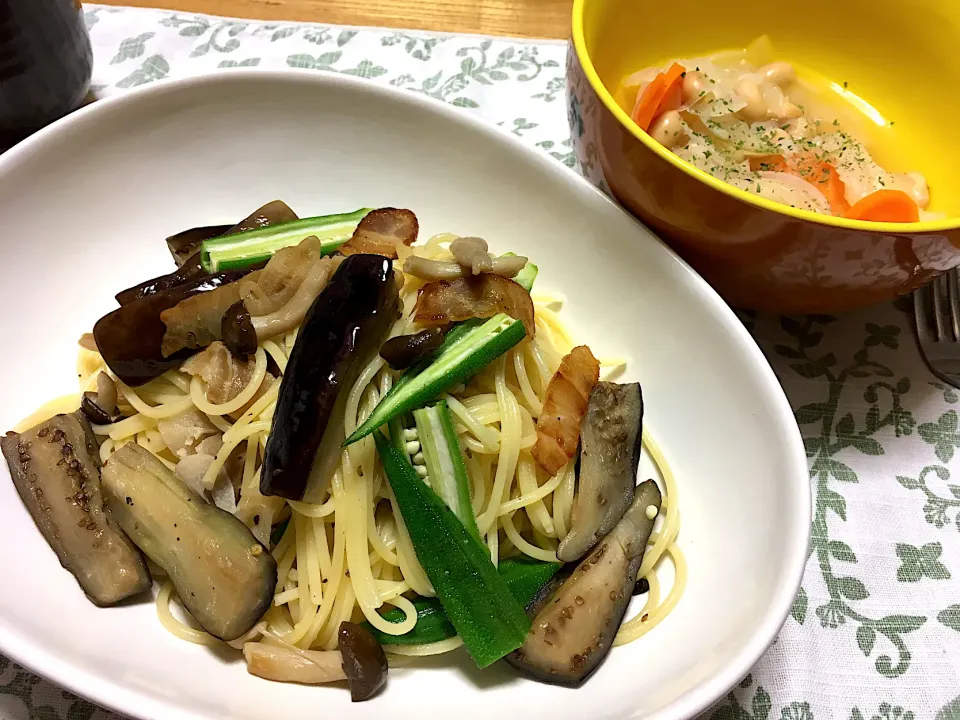 夏野菜のペペロンチーノ、キャベツと人参と大豆のスープ|こいちさん