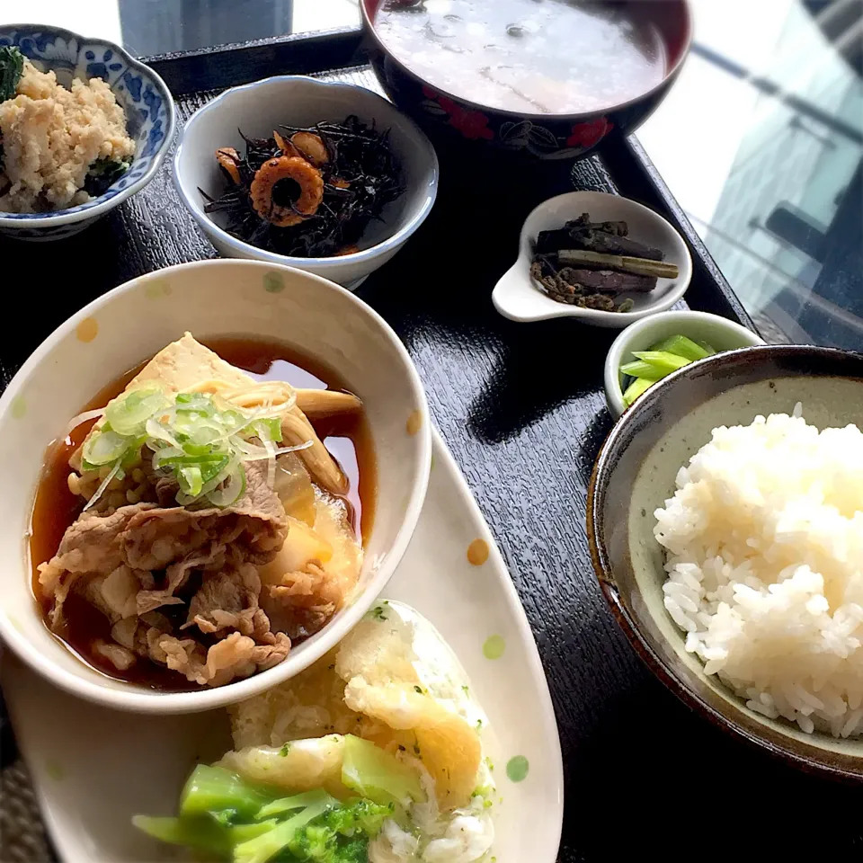 お肉とお魚のコンビ定食|昼呑み小屋・通さん