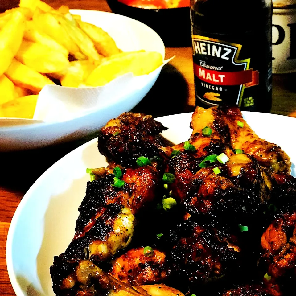 Oven Roasted Blackened BBQ Chicken Drumsticks with Freshly made Potato Chips #freshchips #bbqchicken #homemade  #homecooking|Emanuel Hayashiさん