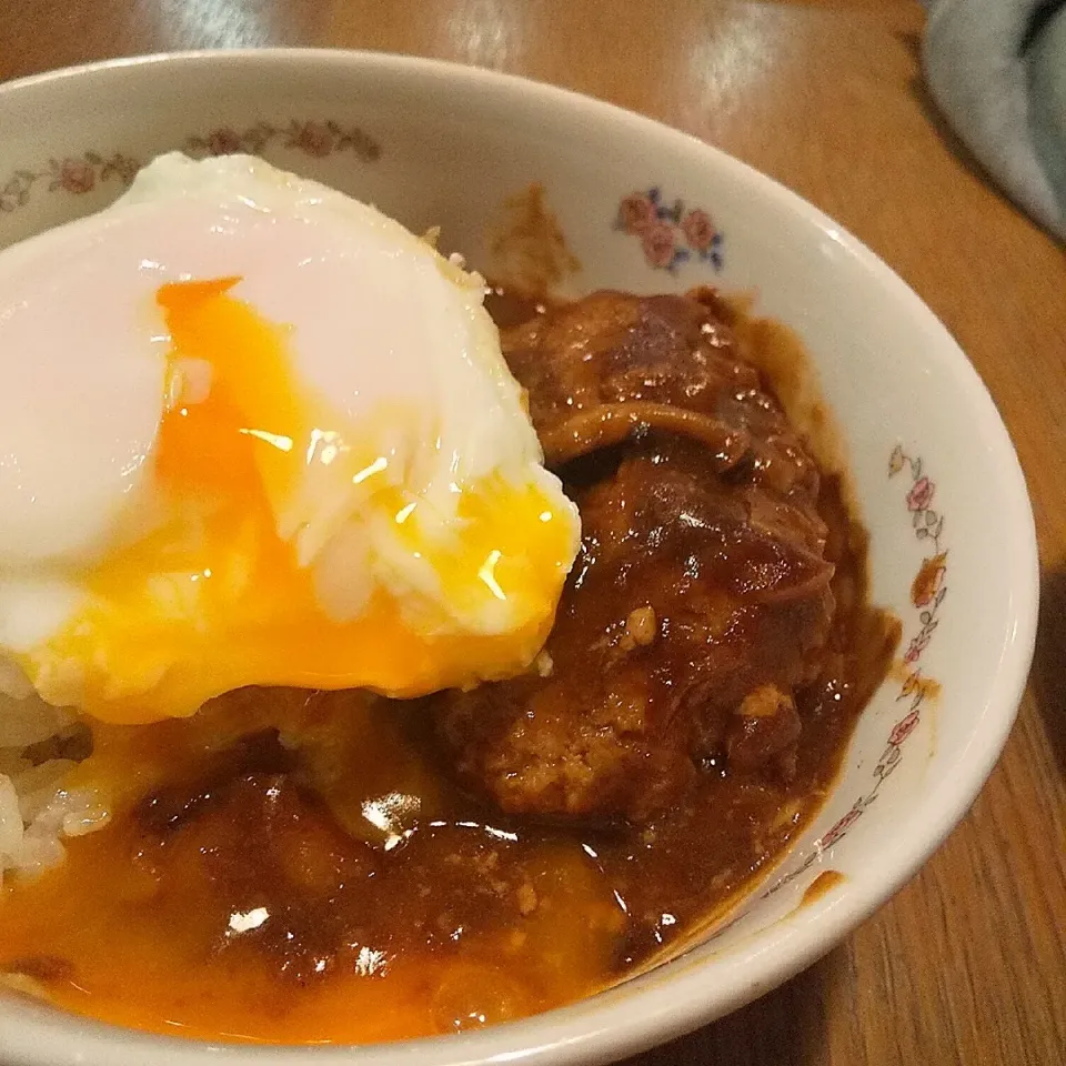 Snapdishの料理写真:娘が作った煮込みハンバーグ|まきごろうさん