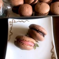 マダム とんちんの料理 🍓チョコレートマカロン　ストロベリークリームとチョコレートクリーム
#マカロン