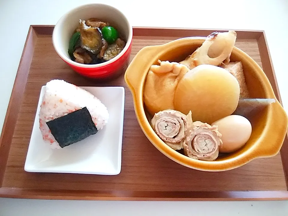 🍢おでん&なすとピーマンの甘辛炒め
🍙鮭おにぎり|tomoさん