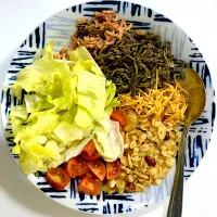 Snapdishの料理写真:Myanmar’s traditional tea leave salad|Moe Moe Thandarさん